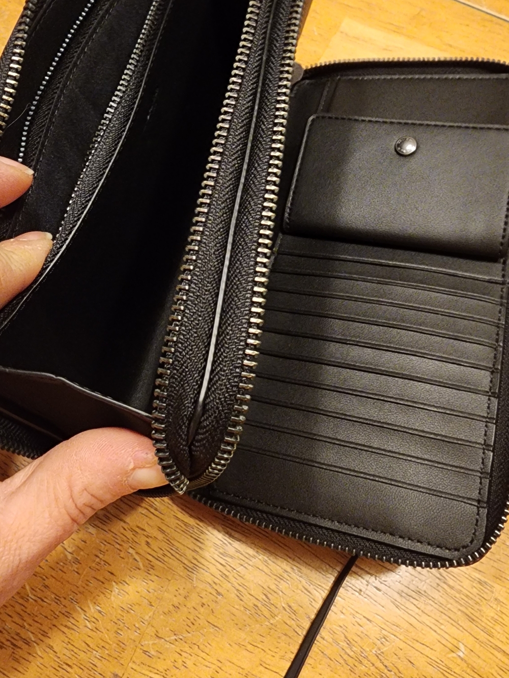 Coach Double Zip Travel Organizer Wallet Black Embossed Leather - Picture 11 of 16